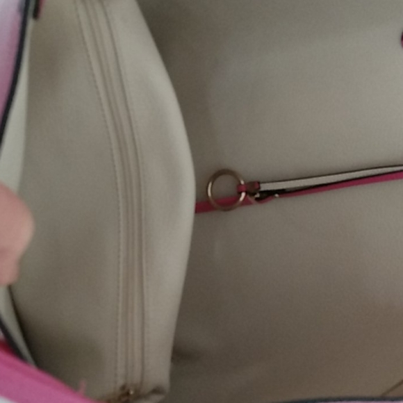 Handbag - Picture 2 of 3